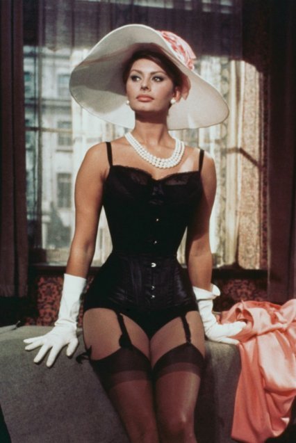 The Corset: A Timeless Emblem of Feminine Elegance Through the Ages - Sahra.Nko