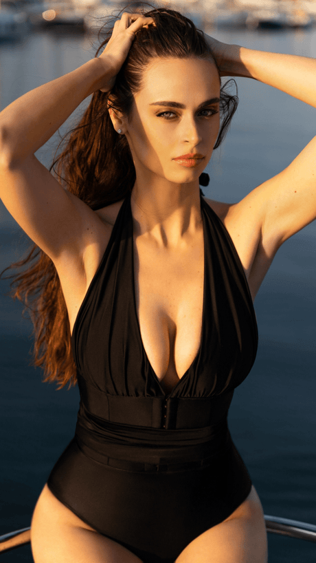 Yollanda – Sculpting Corset Swimsuit with Hourglass Effect - Sahra.Nko